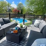 Luxury 2Bedroom Unit In The City With A Heated Salt Water Pool