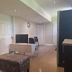 Spacious And Sparkling City Retreat