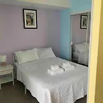 Bright 1Br W Large Terrace - Entertainment District