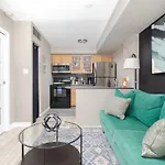 Lakeside Haven - Cozy Townhome In Liberty Village