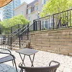 Lakeside Haven - Cozy Townhome In Liberty Village