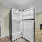 Luxury Renovated House In Prime Location With Parking
