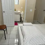586 Hotel Toronto