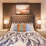 1Br Luxury Condo - Downtown Toronto