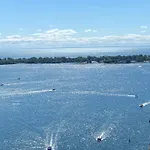 Million Dollar Lake-View - Harbourfront Spacious 2 Bedroom- 2 Bathroom Condo Across The Lake With Stunning Lake View With Free Parking!