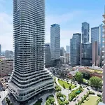 Easy Access 1Br On Bay Street