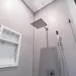 New Queen Bedroom With Private Bathroom In Central Toronto