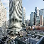 Condo Downtown 2 Beds Near Uoft