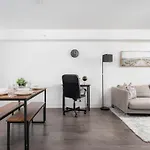Condo Downtown 2 Beds Near Uoft