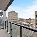 Spacious And Central 1Br In Heart Of Downtown
