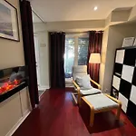 Stunning Rooms In Townhouse Across The Beach