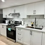 Renovated - Private Entrance & Kitchen - 1 Bedroom