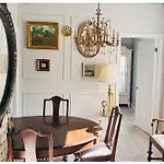 The Stays - Private Cozy 2Bhr Apt On Main Floor