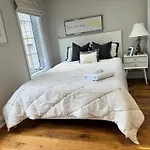 Immaculate Executive Townhouse 3Br&3Ba At Lawrence Park
