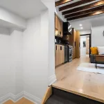 Trendy Parkdale 1-Bedroom Getaway W Free Parking