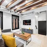 Trendy Parkdale 1-Bedroom Getaway W Free Parking