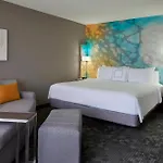 Courtyard By Marriott Toronto Airport