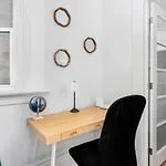 Private 2 Storey Home With 3Br-2Ba By Queen West