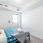Modern 3Br Apartment Steps From High Park