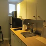 High Park Single Room With Personal Washroom And Kitchen