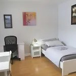 High Park Single Room With Personal Washroom And Kitchen