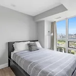 2 Bedroom With City Views With Free Parking And Pool