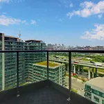 2 Bedroom With City Views With Free Parking And Pool