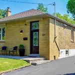 Spacious & Renovated 1Bd Suite W/Parking