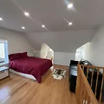Deluxe Queen Rooms Downtown