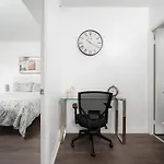 2 Bdr With 3 Beds In Amazing Location