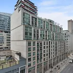 2Br 2Ba Suite With Sofa Bed By Financial District