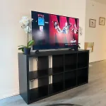 Amazing 2 Bedroom Condo 3 Beds 1 Bath Dundas Square