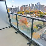 Amazing 2 Bedroom Condo 3 Beds 1 Bath Dundas Square