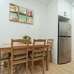 Garden View, Quiet & Comfortable Double Private Room, Workspace, Free Parking