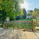Spacious Room1, Airport, Free Parking, Sep Entrance, New Renovation, Shared Bathroom