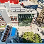 Chol Furnished Suites Heart Of Downtown Toronto, 2 Beds, Free Parking, Cn Tower View