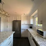 Yonge And Finch Subway !O Cozy & Modern Private Bdr With Private Half Bathroom