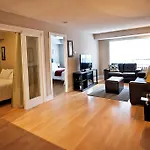 Red Maple Suites - Blue Jays Way