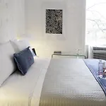 Baystreet Hotel/Motel
