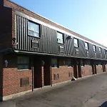 Queensway Motel