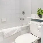 Royal Stays Suites - Blue Jays Way
