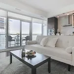 Noel Suites - York And Bremner