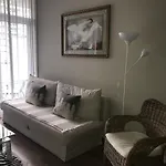 Luxure Dt Loft-Style Condo