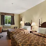 Howard Johnson By Wyndham Toronto Downtown West