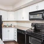 Applewood Suites - 1 Bdrm Wellington West