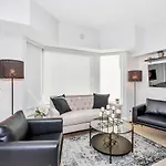 Classic & Trendy Yorkville Condo
