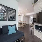 Applewood Suites - 3 Bdrm Luxury Lakeview