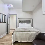 Toronto Rooms And Suites