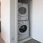Modern 2 Bedroom Yonge And Eglinton Condo