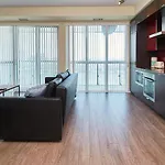 Red Maple Suites - Front Street